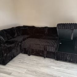 New in Box Fluffy Sectional couch $10DOWN