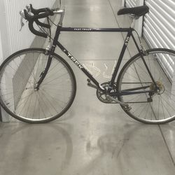 1996 TREK multitrack 470 CRO-MOLY Bike ice indigo white decals For Parts/repairs. Used in good condition with minor cosmetic blemishes. These blemishe