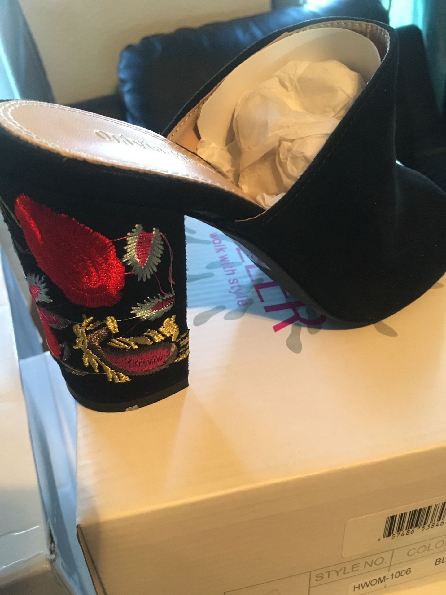 Open toe stitched heels