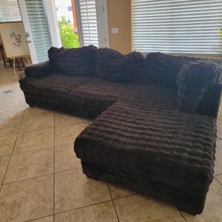 Black Couch With Lounge 