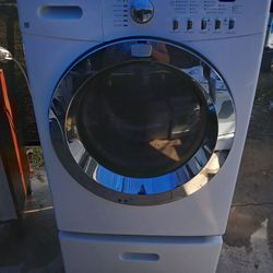 FRIGIDAIRE FRONT LOADER WASHER MACHINE