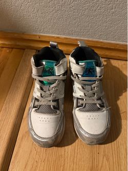 Boys shoes