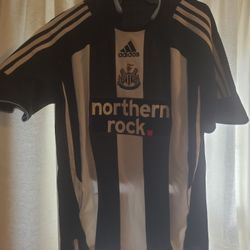 Newcastle ADIDAS SIZE SMALL
