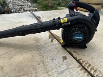 Gas hand blower