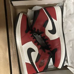 Jordan 1 chicago toe