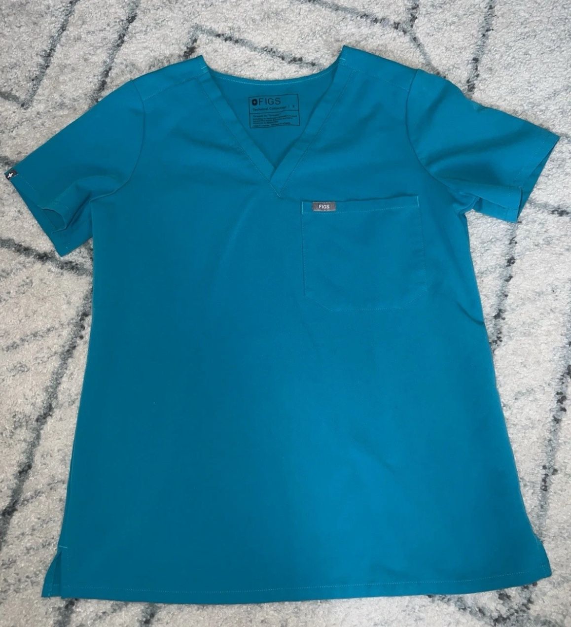 FIGS Women’s Scrub Top Size Small Catarina One Pocket Teal PO1772