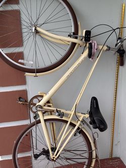 Schwinn Women’s Cruiser/Comfort Bike – Vintage Style
