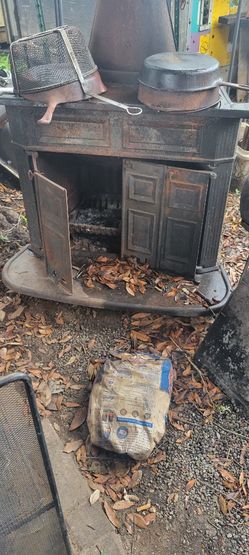 Montgomery Ward Franklin Cast Iron Heater 1971