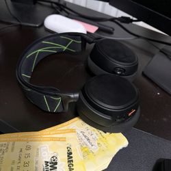 XBox SteelSeries Arctis Pro Wireless - Gaming Headset - Hi-Res Speaker Drivers - Dual Wireless (2.4G & Bluetooth)
