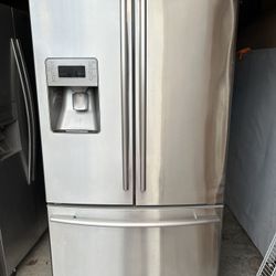 STAINLESS FRENCH DOOR REFRIGERATOR 