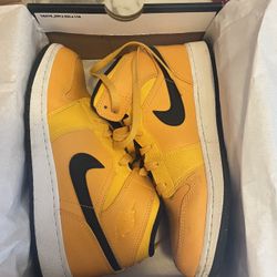 Jordan 1 Mid