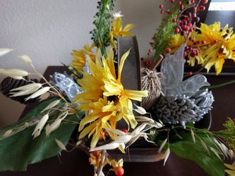 Holiday decorations $10