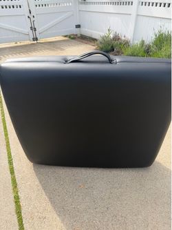 Earthlite DX portable massage table