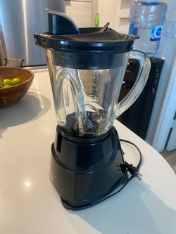 Blender with a durable glass jar