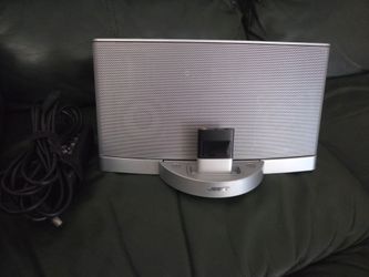 Bose Docking Station w/Bluetooth Reciever