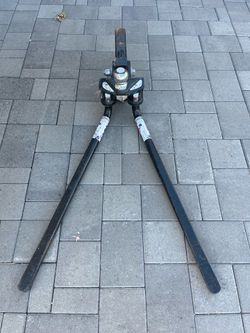 trailer hitch with two stabilizer bars