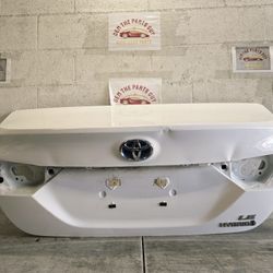 2018 2019 2020 2021 2022 2023 2024 Toyota Camry SE Trunk Lid Shell OEM USED