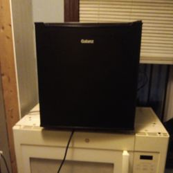 Galanz Mini Fridge