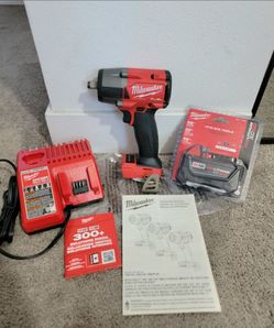 Milwaukee 1/2" Impact Wrench Brushless Fuel Kit M18