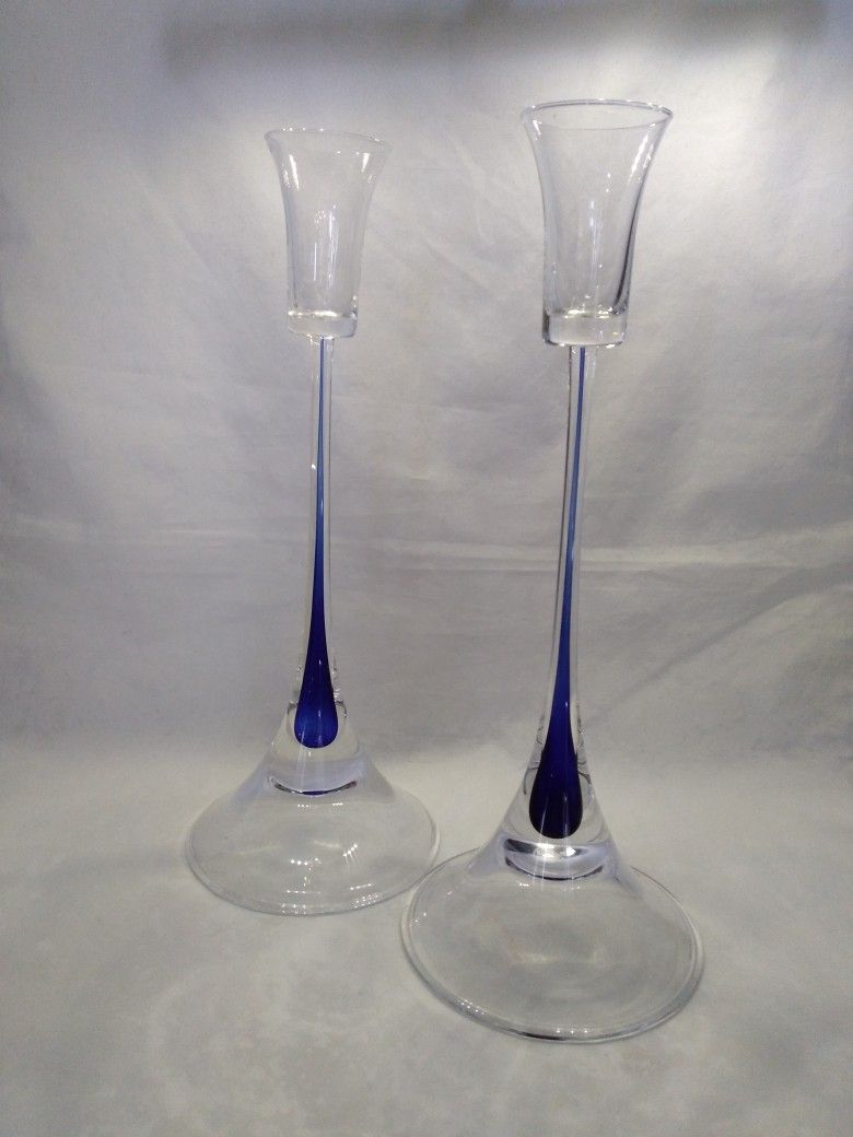 STUNNING PAIR TALL ORREFORS SWEDEN CRYSTAL BLUE TEARDROP CLEAR CONTEMPORARY ART NOUVEAU CANDLESTICKS 12-3/8" TALL