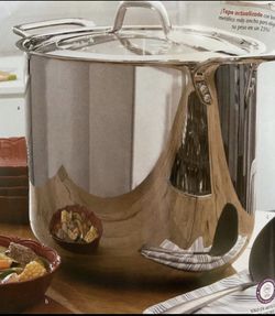 Princess House olla de 25 qt. Nueva