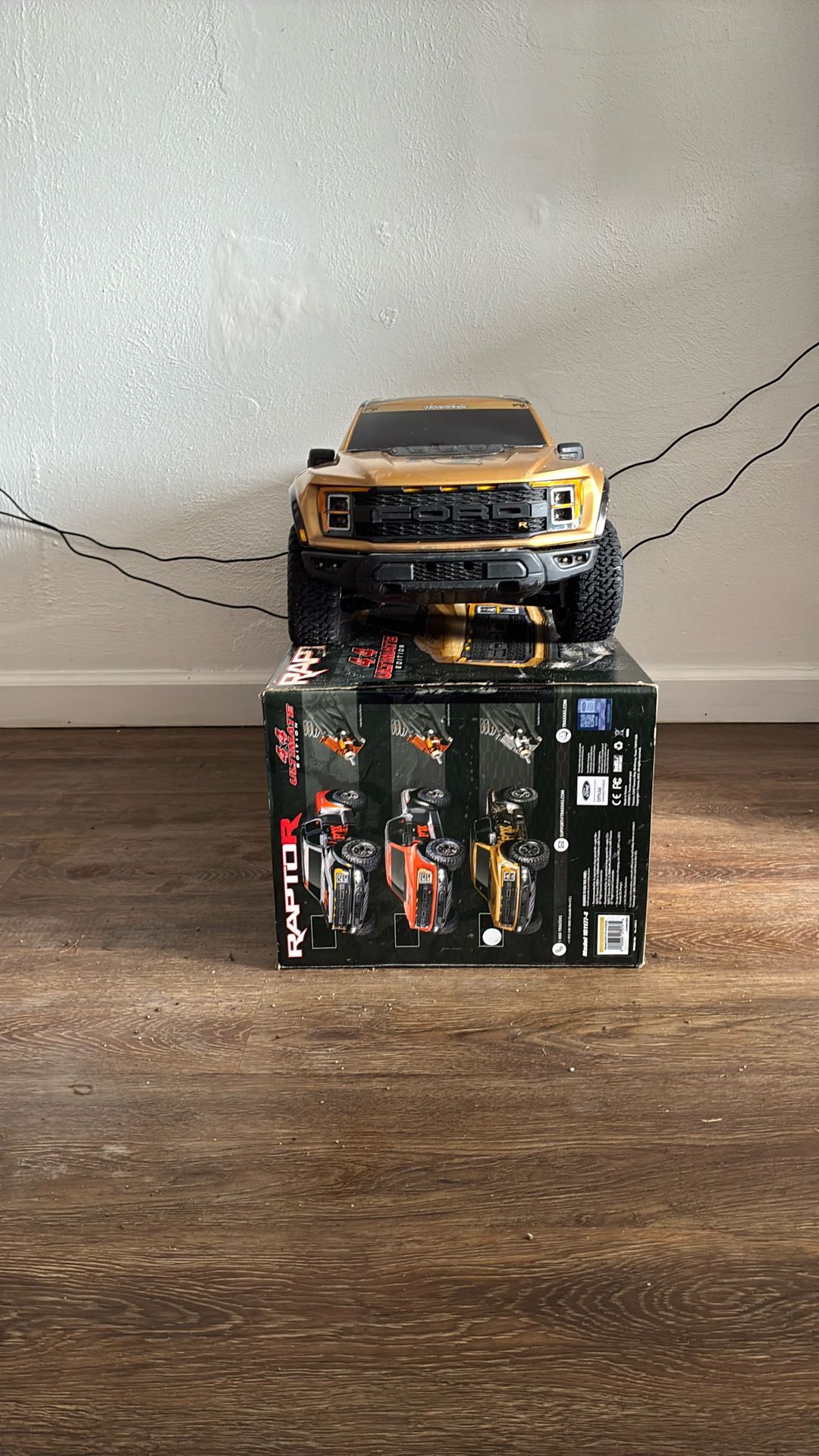 Traxxas Raptor R 4x4 Ultimate Edition Gold It Needs Receiver And A Body Clips Comes With A Battery No Changer