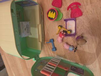Peppa pig toys/ van