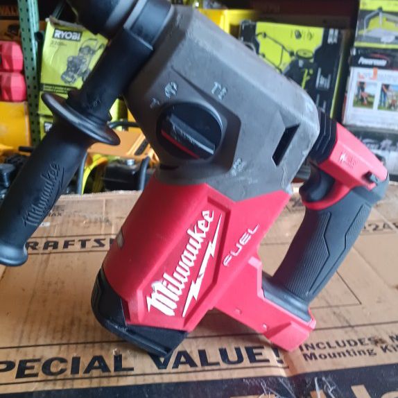 MILWAUKEE  M18 FUEL 18V Lithium-Ion Brushless Cordless 1 in. SDS-Plus Rotary Hammer (Tool-Only  USED