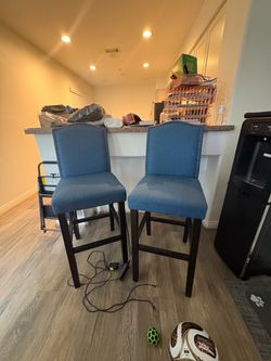 Tall chairs like new