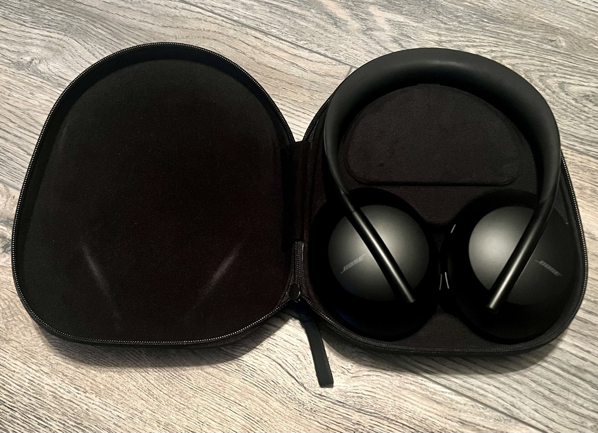 Bose Headphones 700, Bluetooth Over-Ear Wireless Headphones, Black