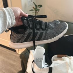 Adidas Sneakers