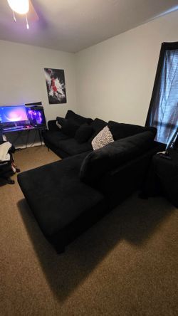 BIG BLACK COUCH 240$ OBO