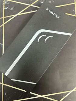 Galaxy Z Flip7 5G 6.9" (Unlocked) 512GB Jet Black New - 5 dollars down no credit needed!