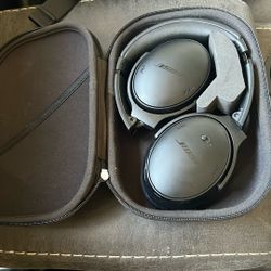 Bose Headphones Barley Used 