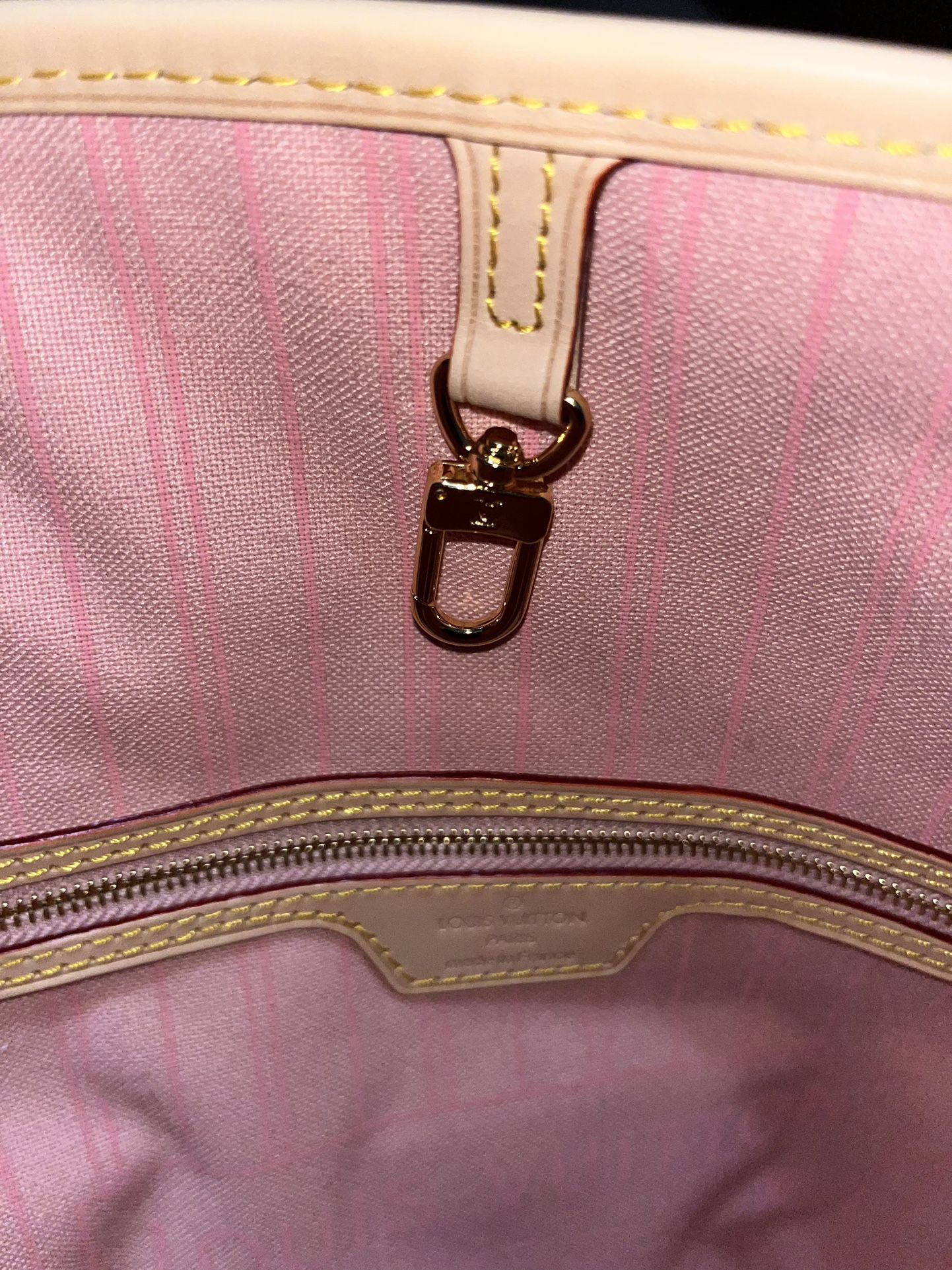 Louis Vuitton Damier azur neverfull, neverfull mm, rose Ballerine neverfull,  Burberry scarf, pink Burberry…