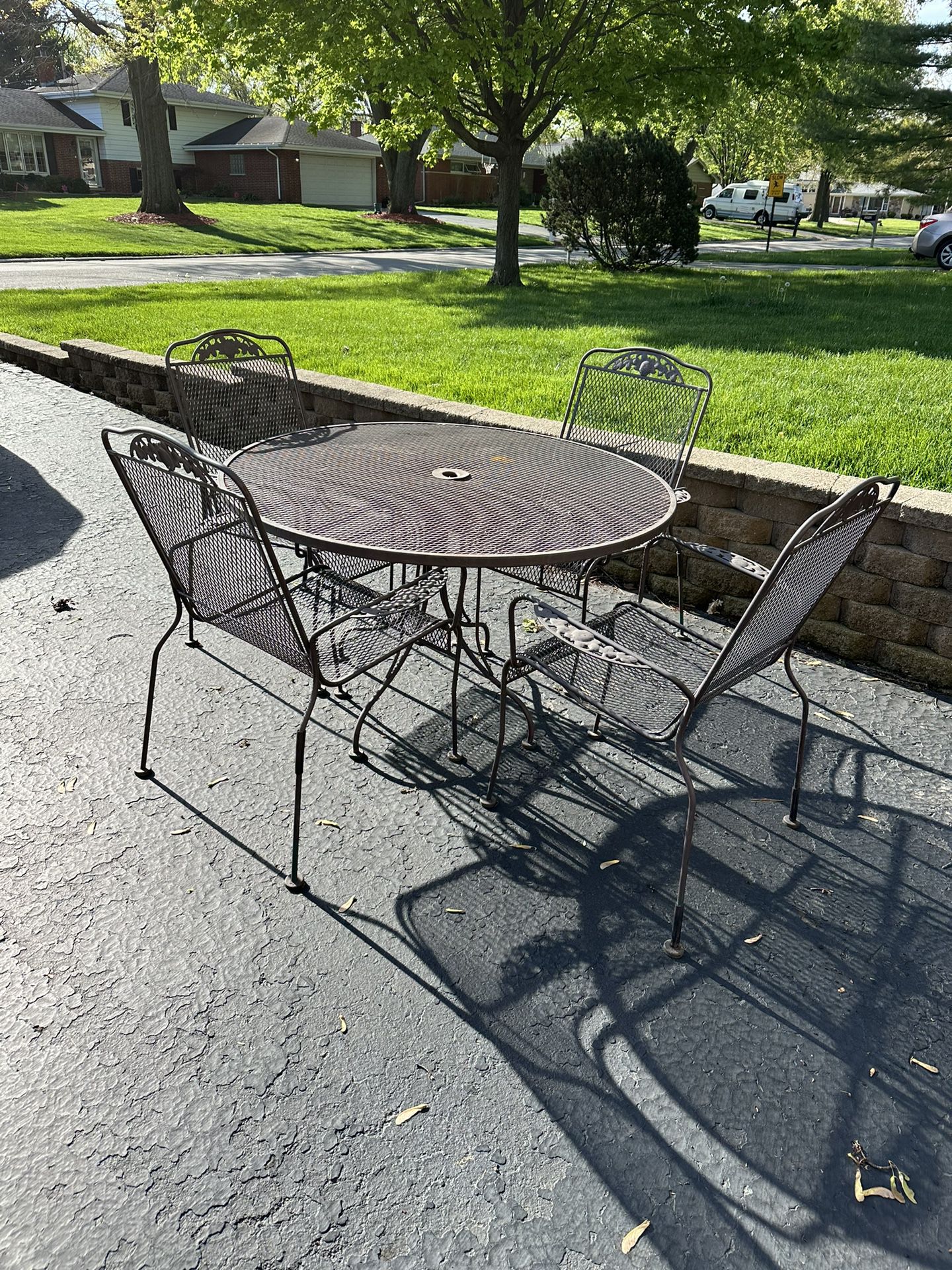 Wrought Iron Patio Set, Table With 4 Chairs 