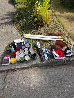 Badminton racquets, shuttlecocks, historical books , fluorescent lights, Chinese hat, water bottles, razor, cups for free