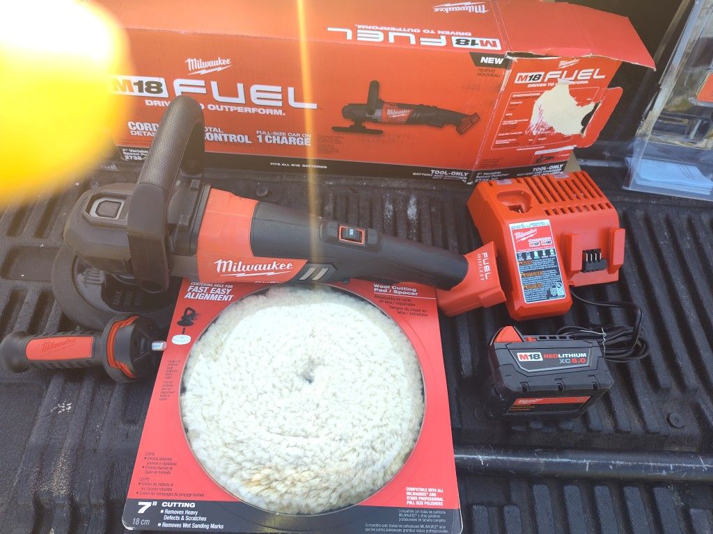 Milwaukee 7 "Variable Speed Polisher