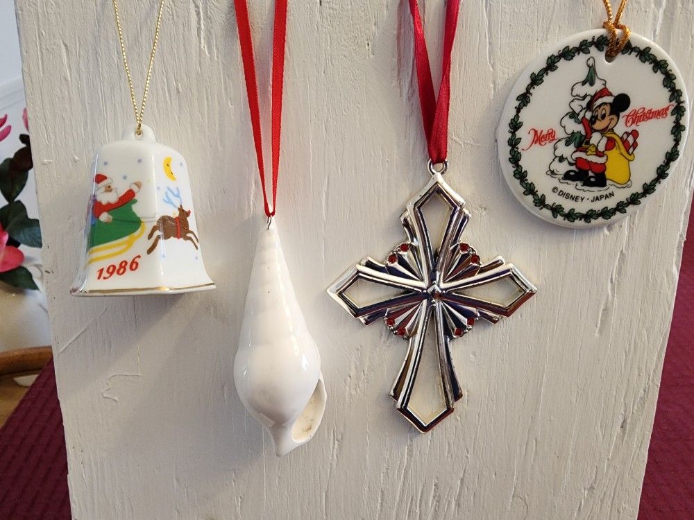 SPECIALTY ORNAMENTS