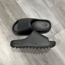 Yeezy Slides Dark Onyx Size 10
