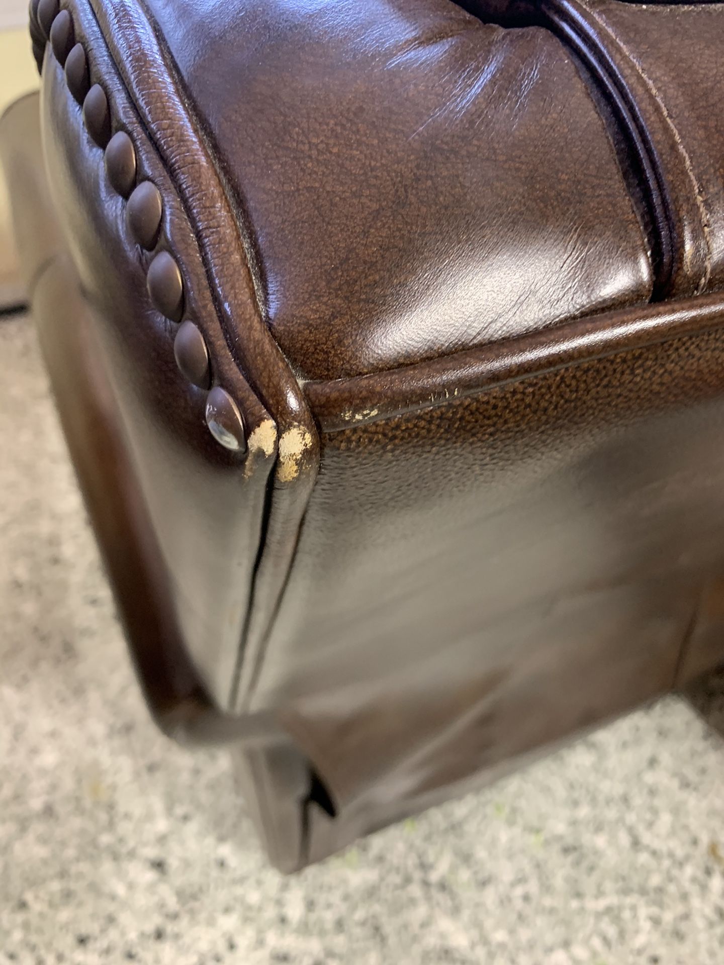 Lazyboy reclining Carleton brown leather chair. for Sale in Yorba