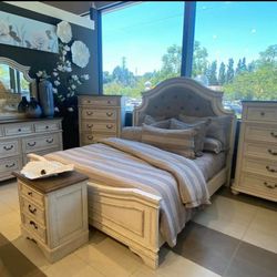 Realyn Chipped White Panel Bedroom Set (Queen and King Bed Frame