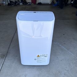 GE - 300 Sq. Ft. 7,500 BTU Smart Portable Air Conditioner - White