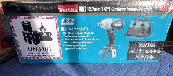 Makita 18v cordless 1/2” impact wrench KIT, NEW!