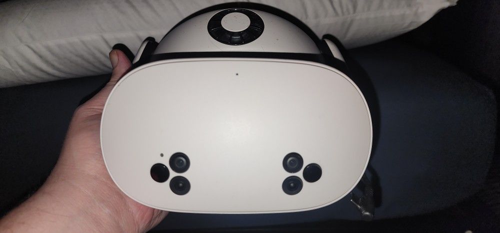 Meta Quest 3S with BOBOVR S3 Pro Battery Headstrap and Glistco Gun Stock For FPS Games