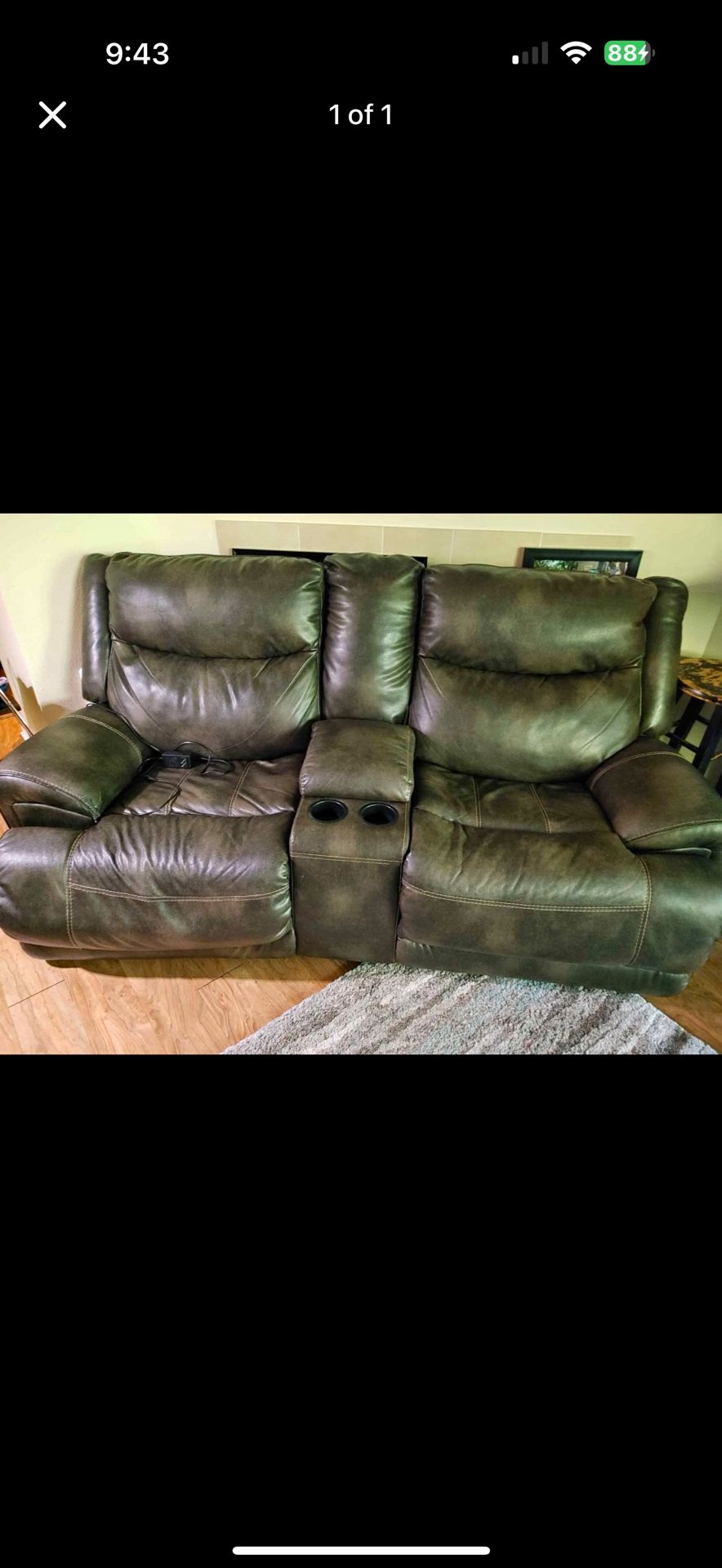 *FREE* Fully functioning electric double recliner. Comfortable 🙂