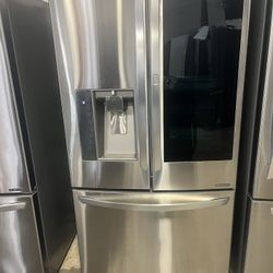 LG Refrigerator With Instaview 