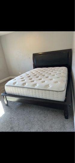 Queen bed set