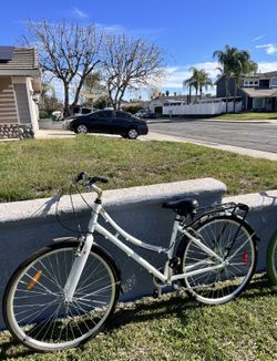 Infinity 7 speed 700c ladies comfort bike 