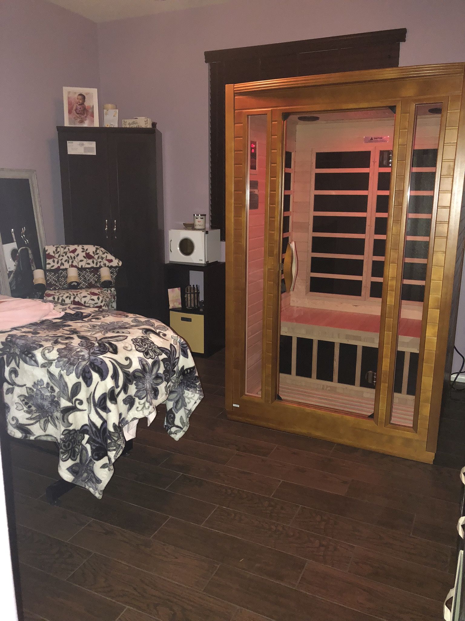 Infrared Chroma therapy Sauna